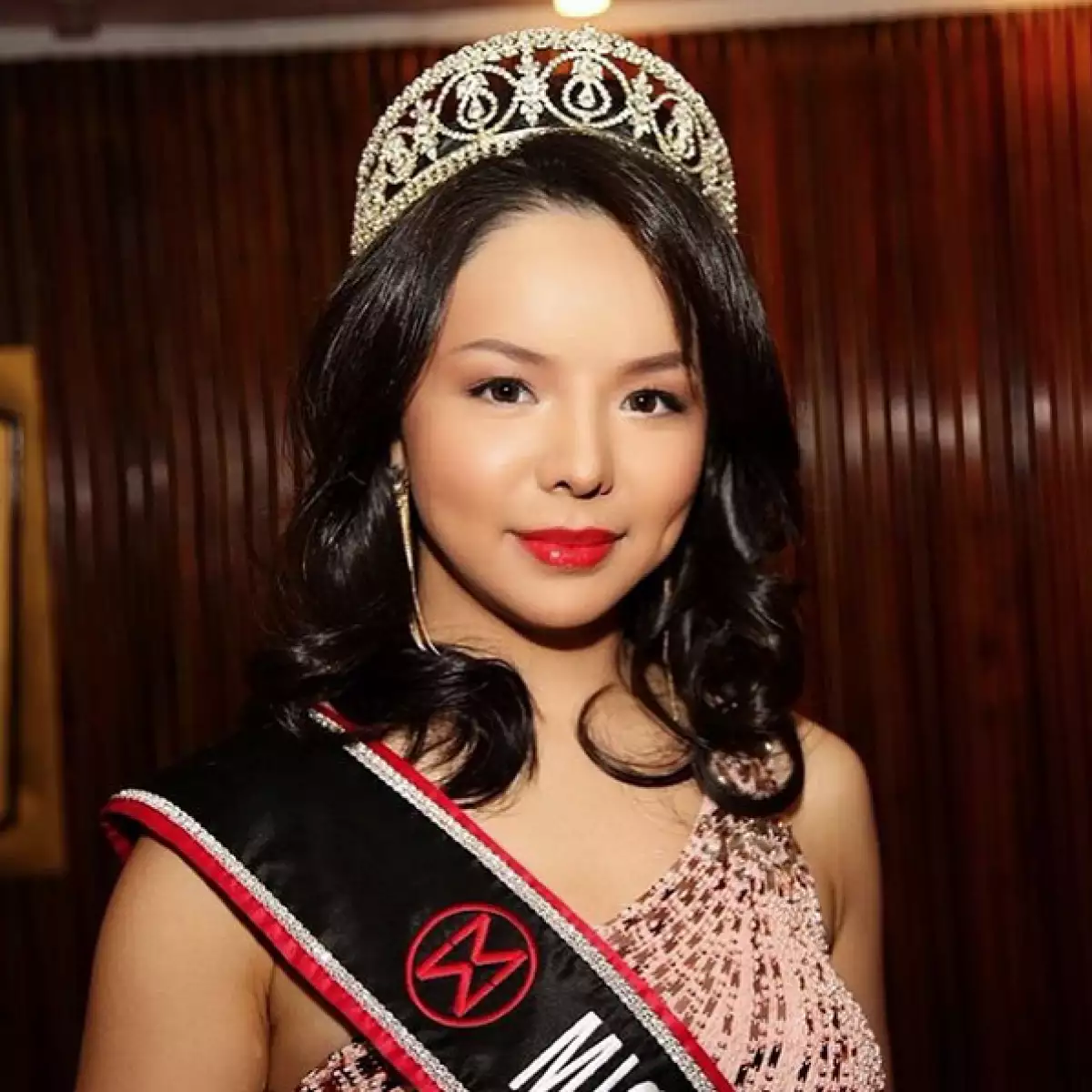 China ha deslindado toda relación con Anastasia Lin, tras haberse coronado como Miss Canadá en mayo pasado.