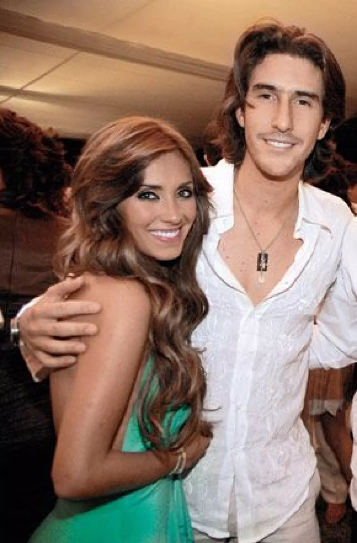Debido a que la actriz y cantante tiene un aspecto muy juvenil, la produccción de la telenovela Sortilegio decidió buscar otra protagonista.