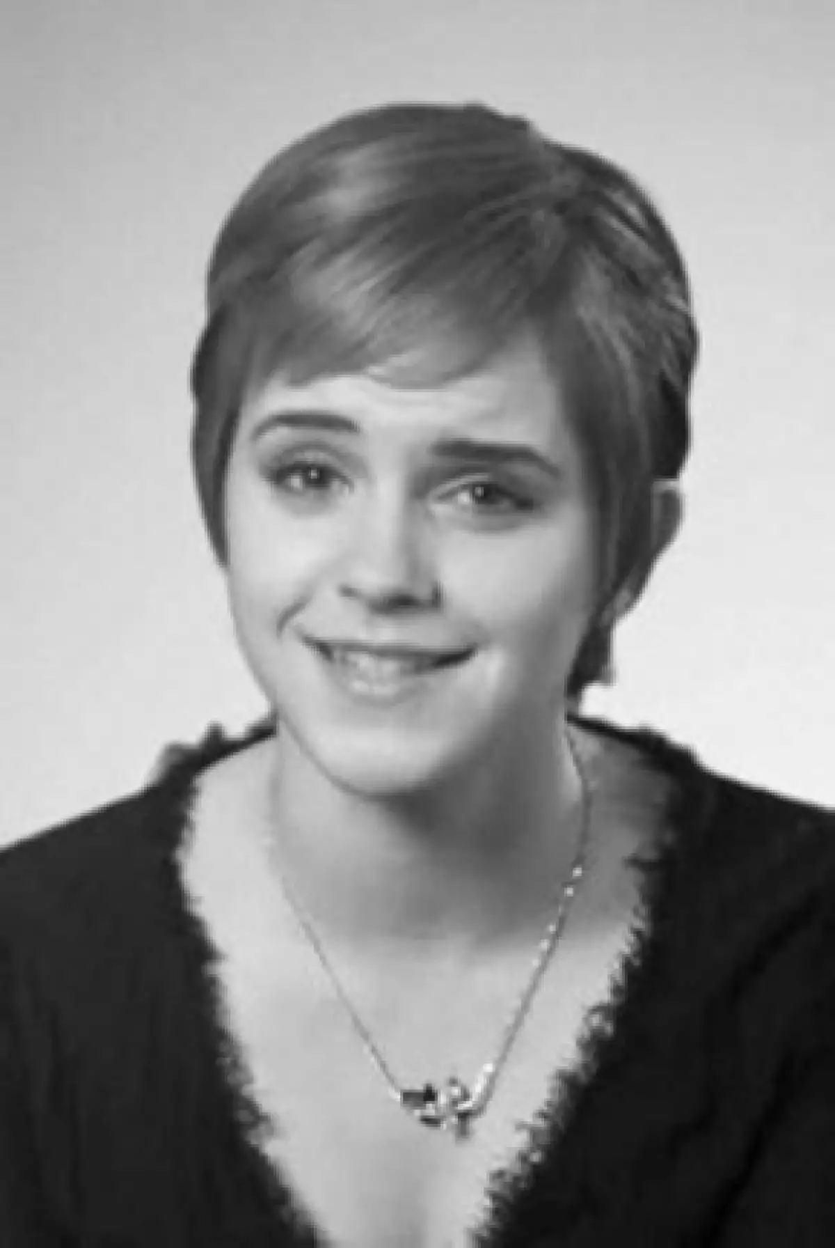 La actriz y protagonista de `Harry Potter´ rechazó las versiones que apuntaba a que su salida de la Universidad se haya debido a que sus compañeros la molestaban.