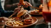 En el país de las hamburguesas, la carne de res es uno de los productos cuyos precios más atormentan a los consumidores. Foto: iStock. 