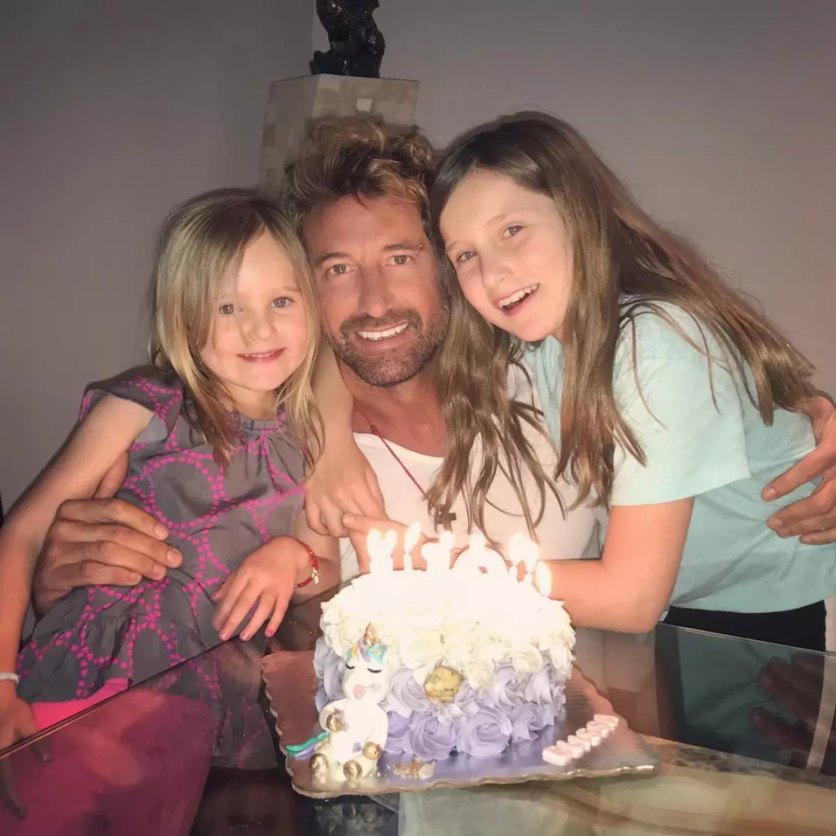 gabriel-soto-hijas.jpg