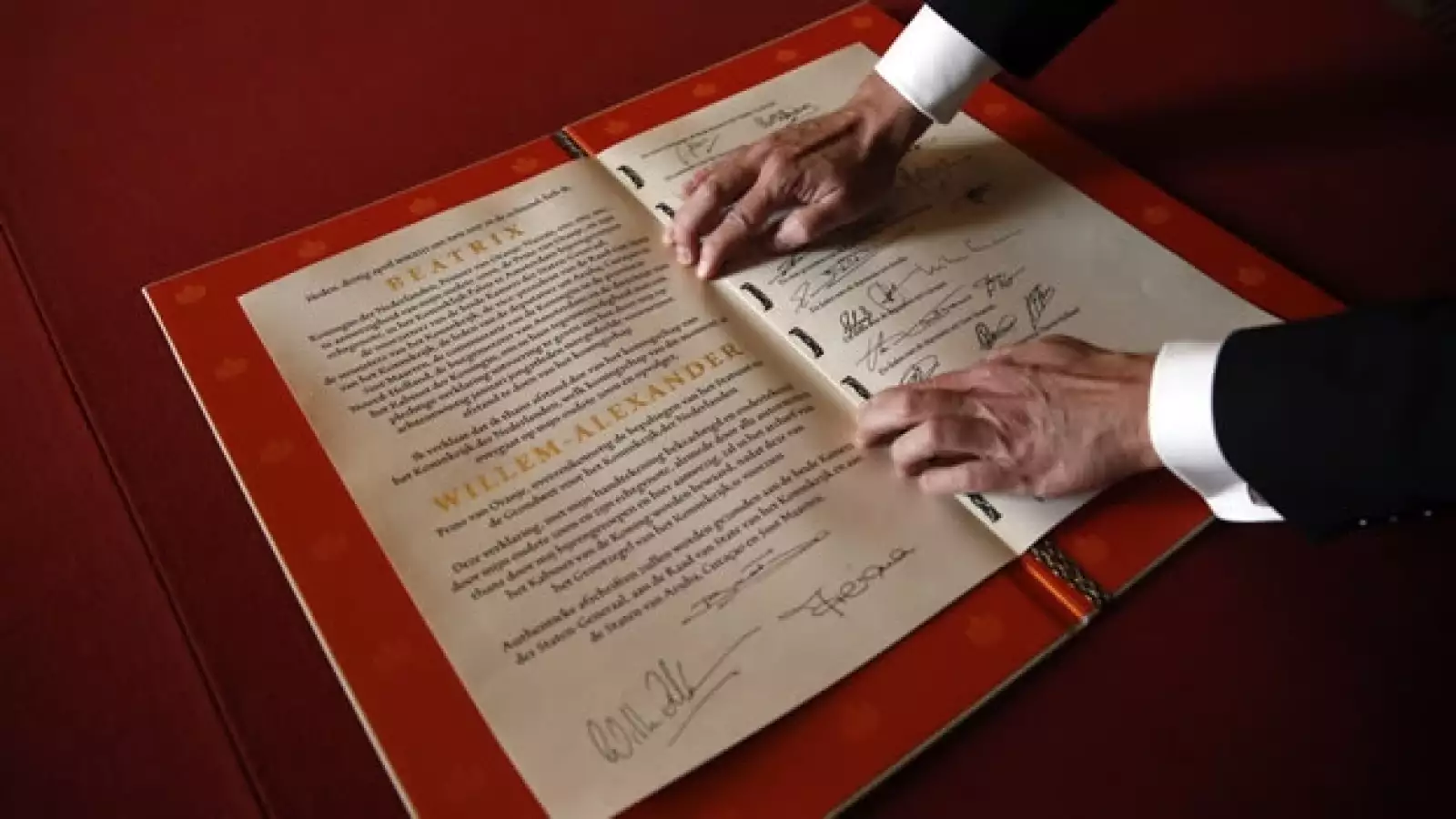 monarquia, holanda, poder