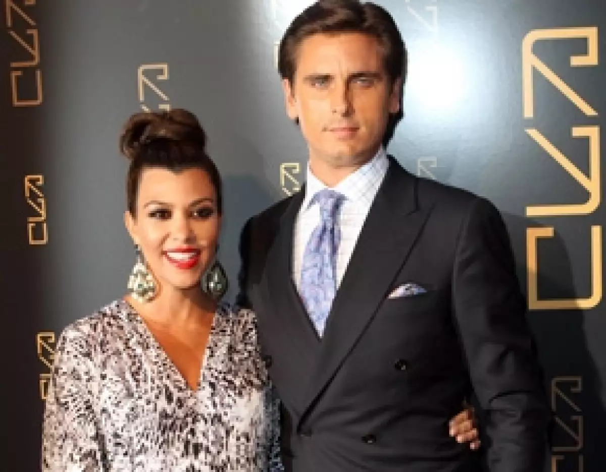 Desde 2007 la empresaria y su novio Scott Disick han tenido un largo y a veces tormentoso noviazgo. Ahora después de los problemas, la pareja ha decidido unirse en matrimonio.