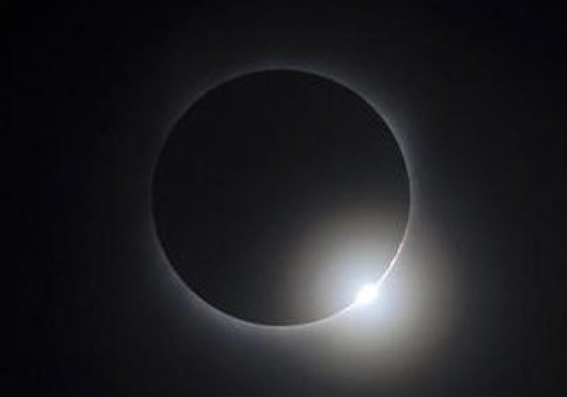 El eclipse duró un máximo de 6 minutos con 39 segundos sobre el océano Pacífico. (Foto: Reuters)