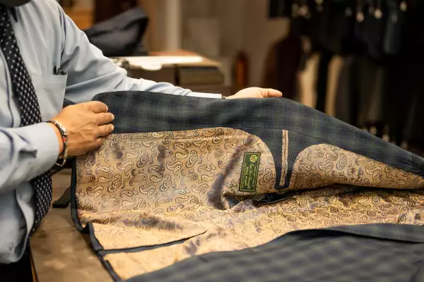 Juan Carlos-Cuesta-la-cara-más-joven-de-la-sastrería
