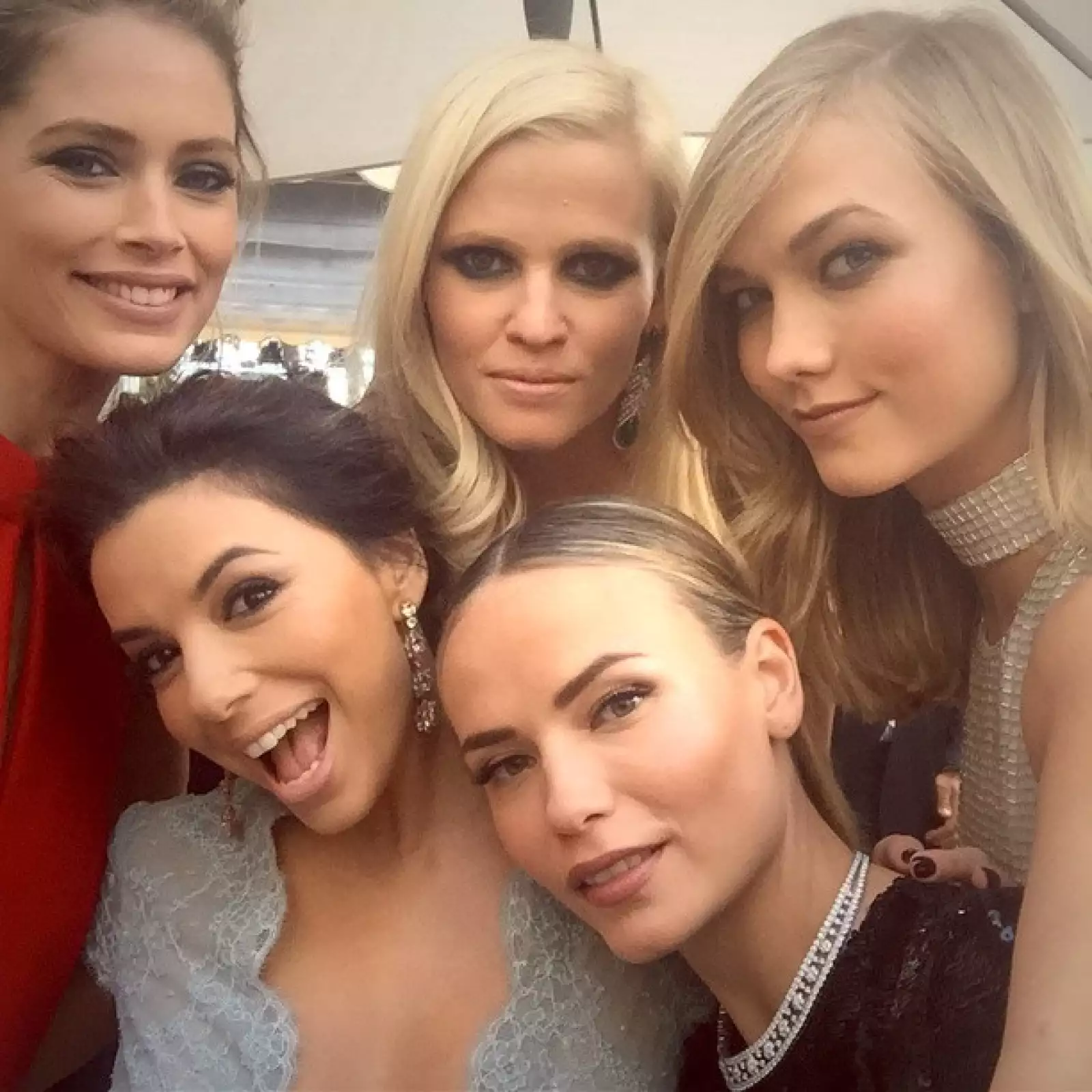 I love these girls!, escribió Eva al pie de su foto en Instagram, en la que aparece con sus guapas amigas modelos.