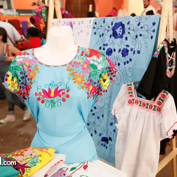 Feria Artesanal "Tápame con tu rebozo"