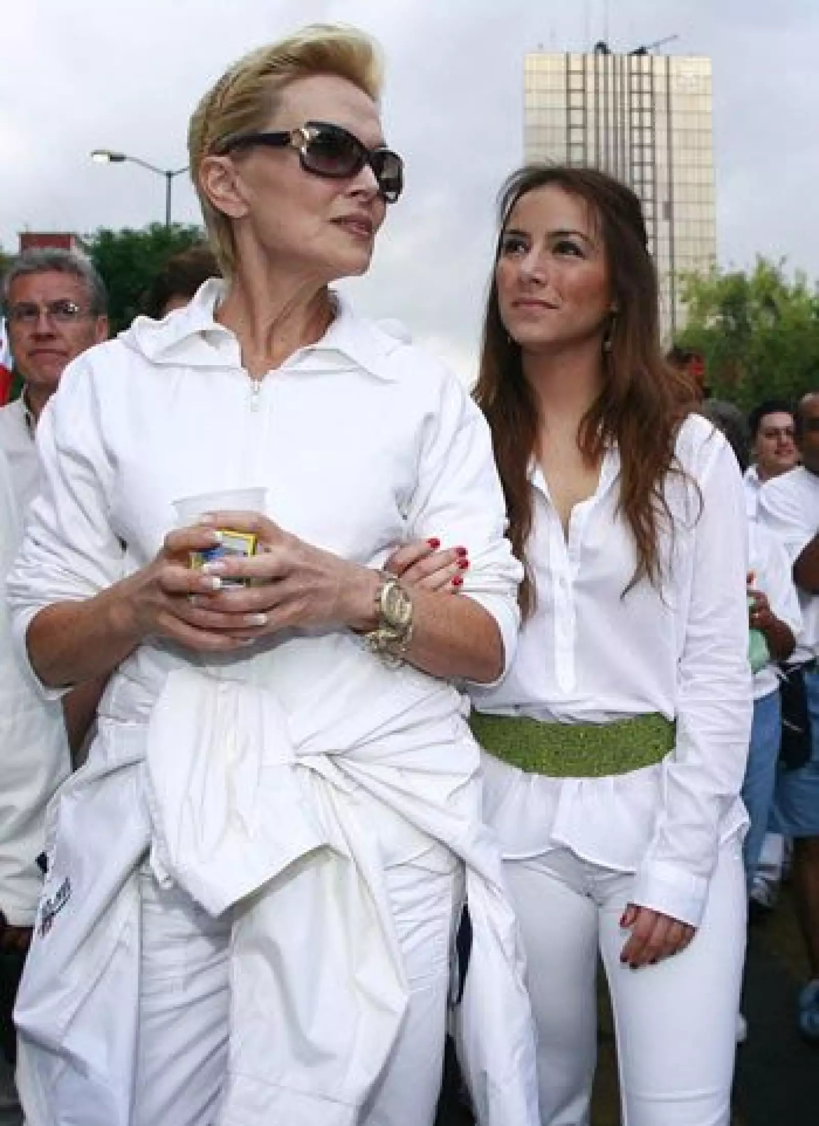 Raquel Bessudo y Claudia Lizaldi.