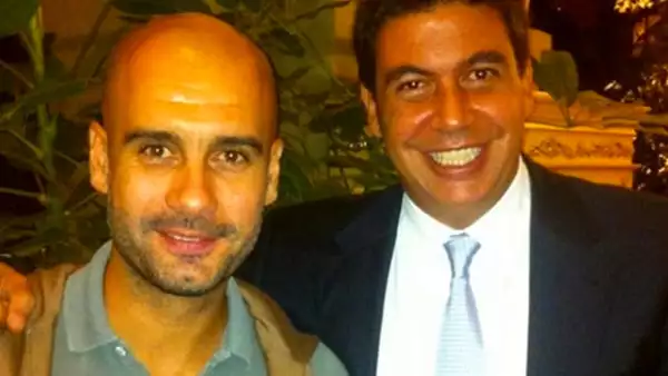 El empresario mexicano subió una foto a Twitter para informarle a todos sus seguidores que el ex entrenador del Barcelona ya se encontra en el DF para dar una conferencia en el Auditorio Nacional.