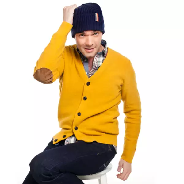 Carlos Athié demuestra que su época favorita del año es la Navidad.