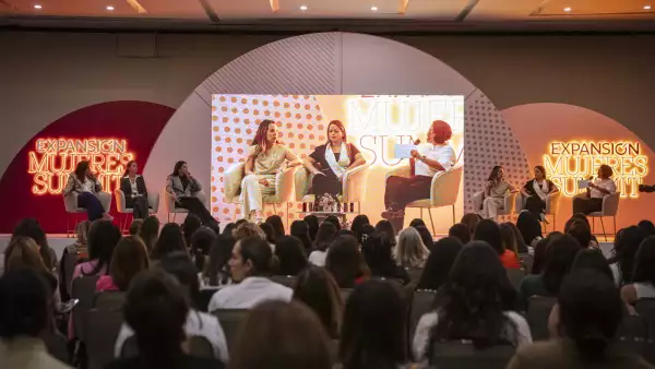 mujeres debatieron sobre las nuevas skills que se necesitan 