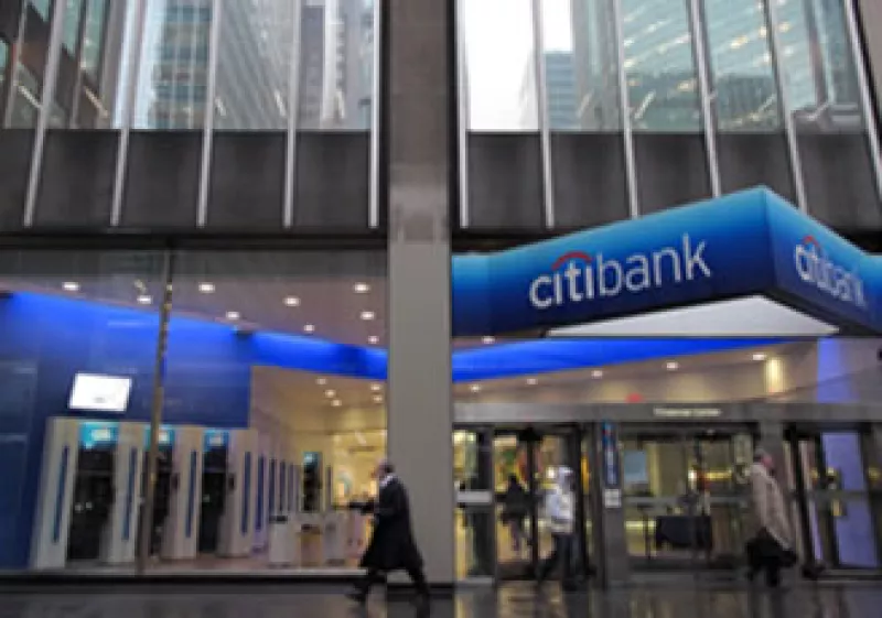 Los 2,200 mdd en acciones fueron recibidos por el Gobierno como parte de un acuerdo del Tesoro para compartir pérdidas potenciales. (Foto: Notimex)