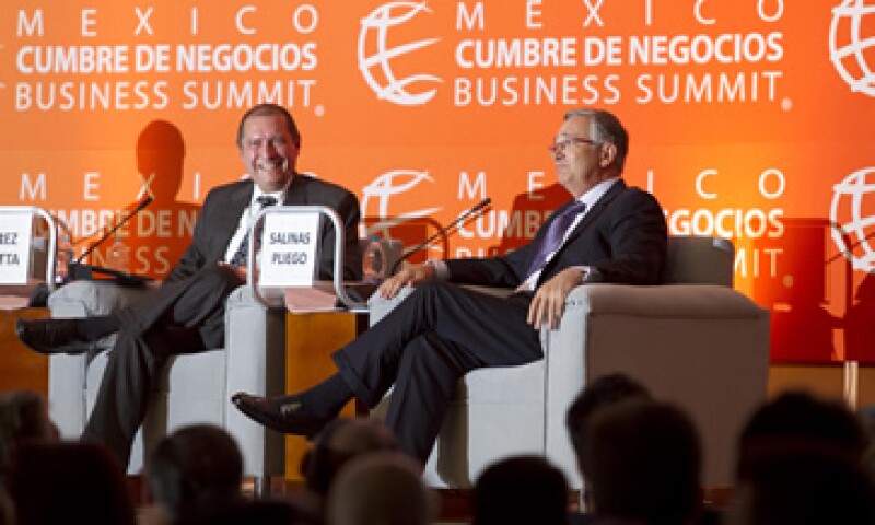 El Estado mexicano debe revisar sus tres papeles de participación económica: el de regulador, el de autoridad, y el de actor económico, dijo Pérez Motta -izquierda-. (Foto: Alfredo Pelcastre / Mondaphoto)