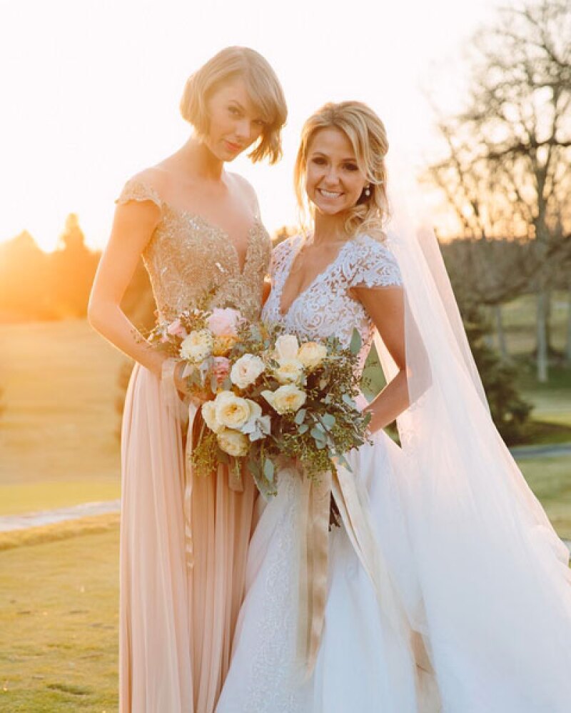 Taylor es otra de las amigas que fue dama de honor.