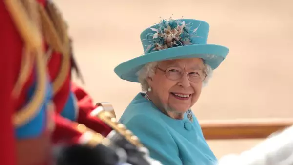 Reina Isabel II