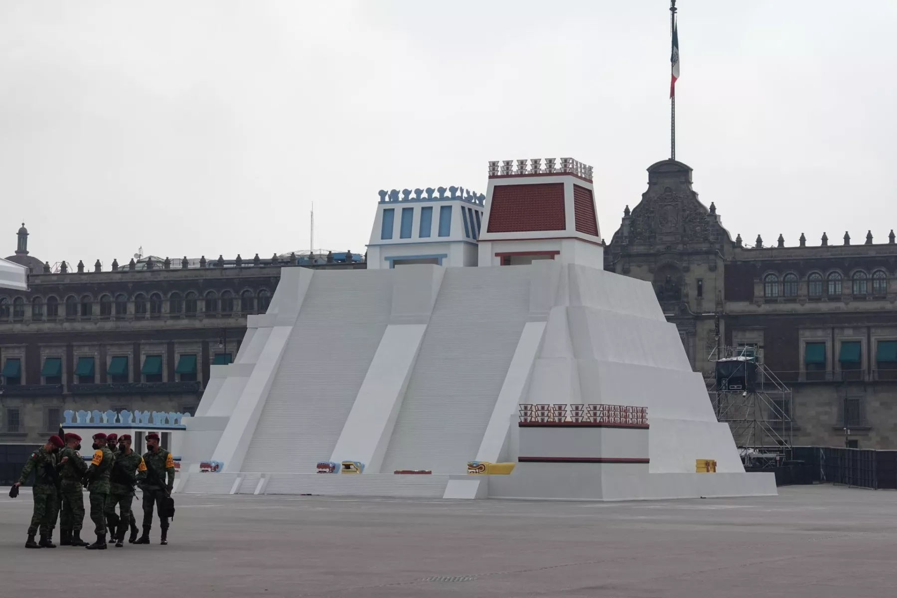 maqueta monumental por los 500 años de Resistencia Indígena