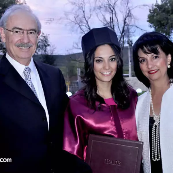 Javier Valenzuela, Ana Lorena Valenzuela y Ana Luisa Ochoa de Valenzuela