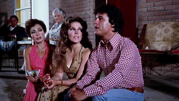 Juan Gabriel junto a Verónica Castro en 1977.