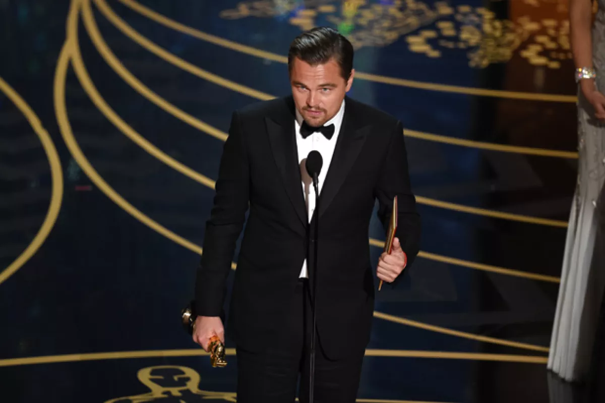 El actor recibió una gran ovación y se mostró agradecido por su premio.