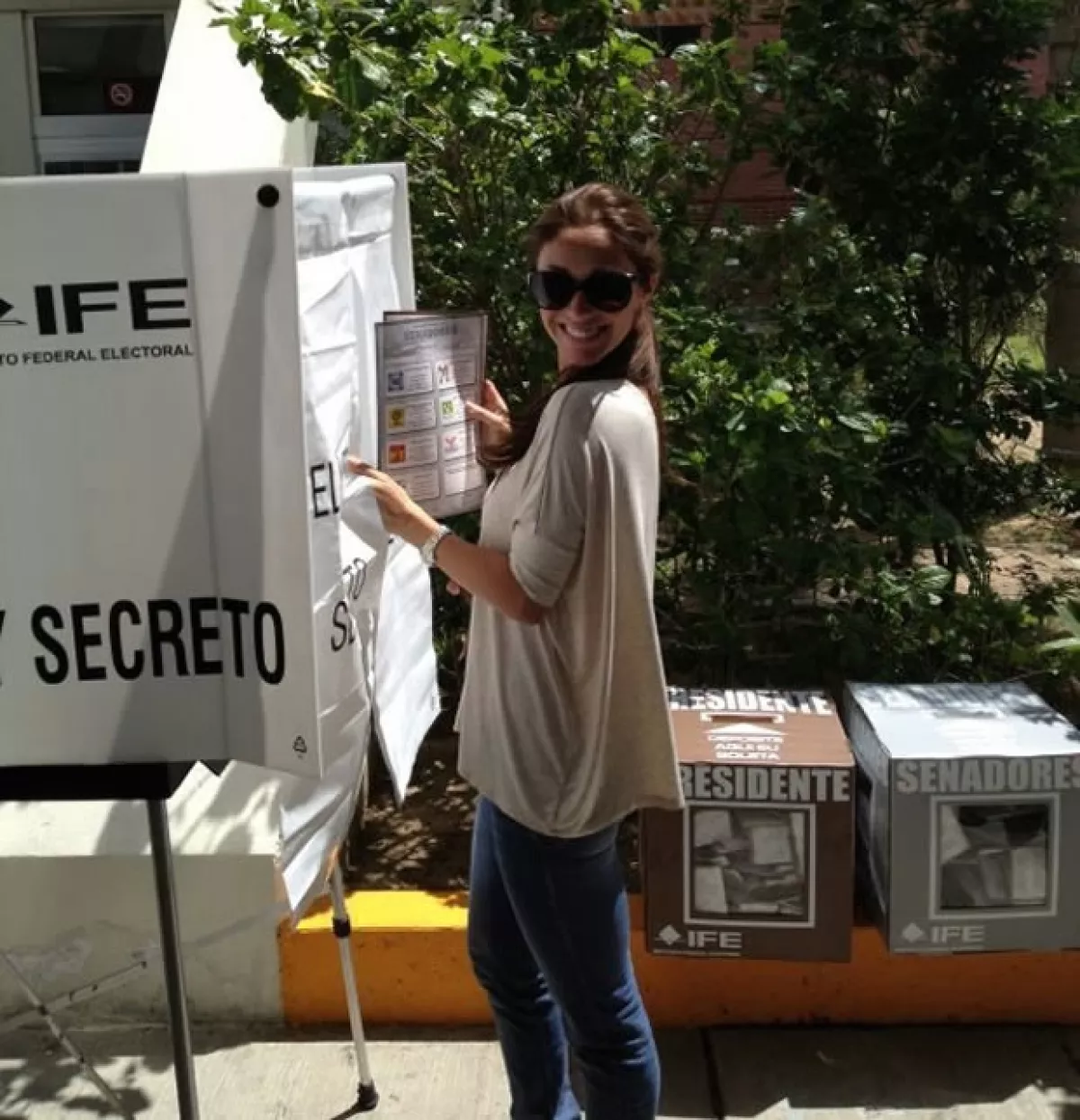 Anahí votó este domingo en Chiapas.