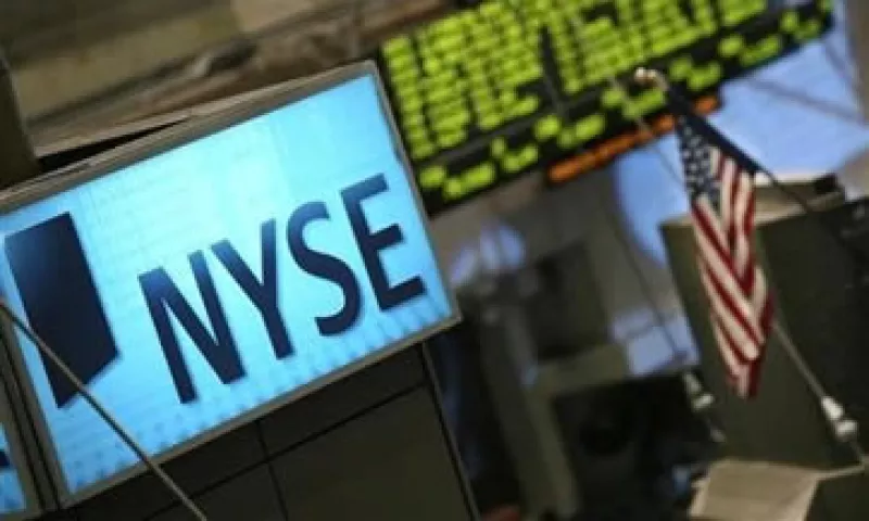 La fusión entre los gigantes bursátiles se valuó en 9,000 mdd. (Foto: Reuters)