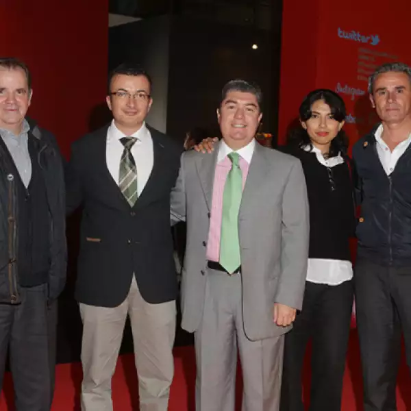 Roberto Ordoñez, Emilio Gorey, Juan Carlos González, Fernanda Velasco y Carlos Moreira