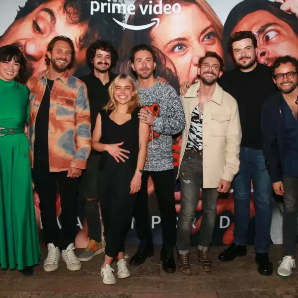 PREMIER COMO SOBREVIVIR SOLTERO