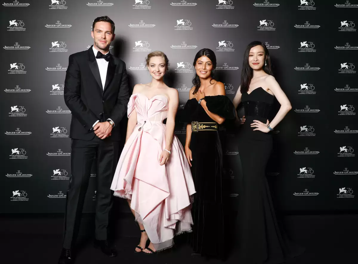 nicholashoultamandaseyfriedalessandramastronardiandniniatjaeger-lecoultregaladinner-135482.jpg