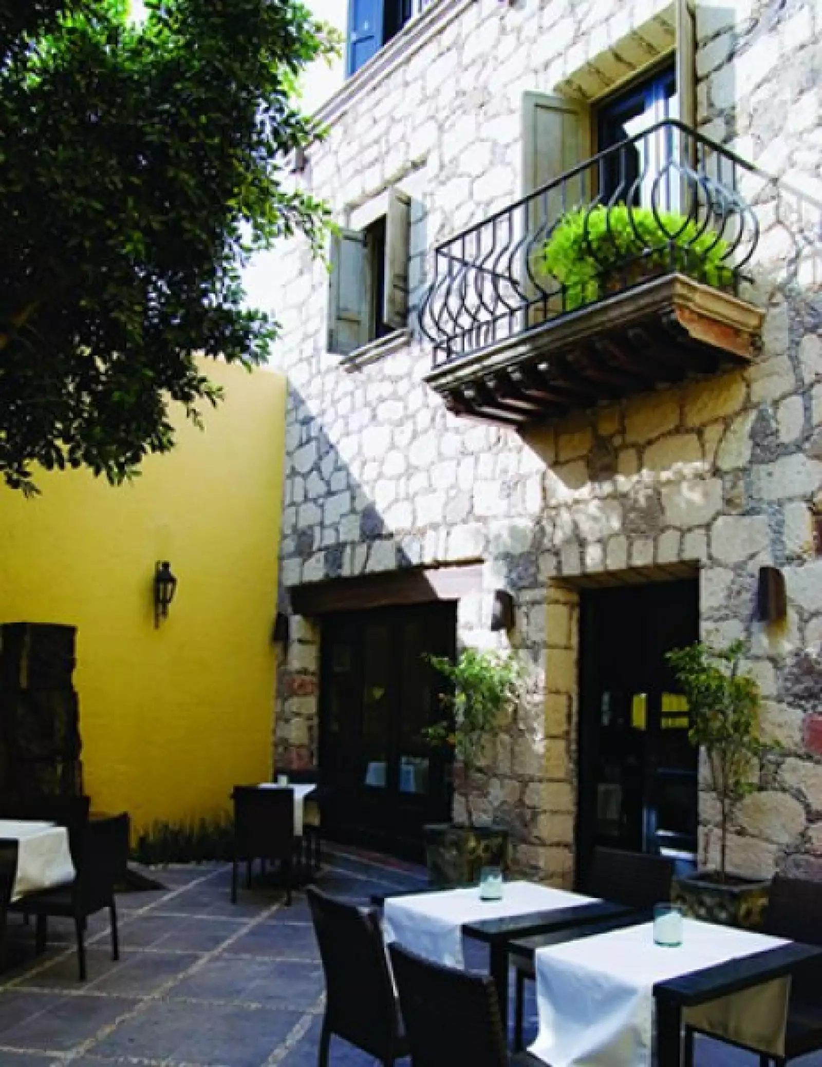 DOS CASAS. Muy cerca de San Miguel de Allende, patrimonio de la humanidad, se encuentra este rincón que asegura una visita encantadora por la comida, el servicio y la magia del lugar.