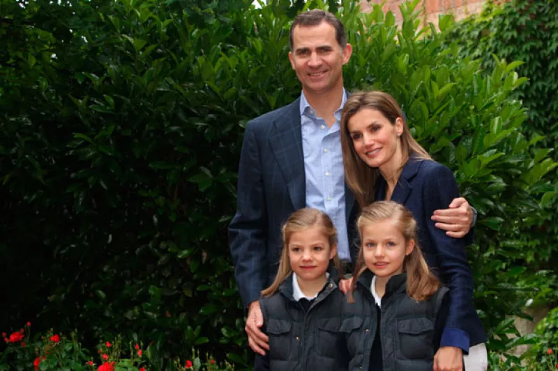 En entrevista con una publicación alemana, la esposa del Rey Felipe VI, habló sobre las amenazas terroristas que intimidan a sus pequeñas 7 y 9 años de edad.