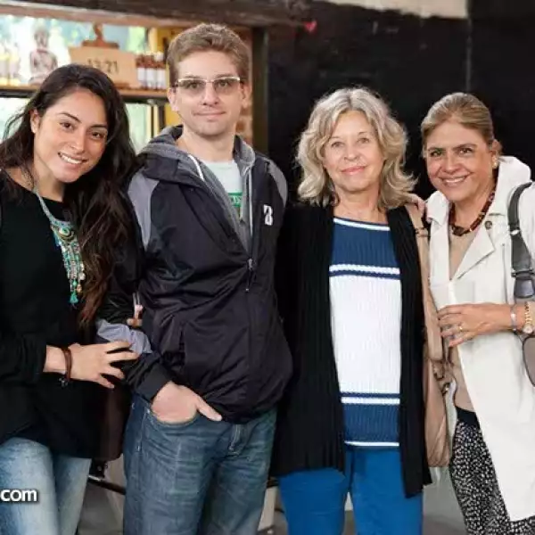 Sara Manzanárez,Patricio Calomarde,Marion Calomarde y Vicky Manzanárez