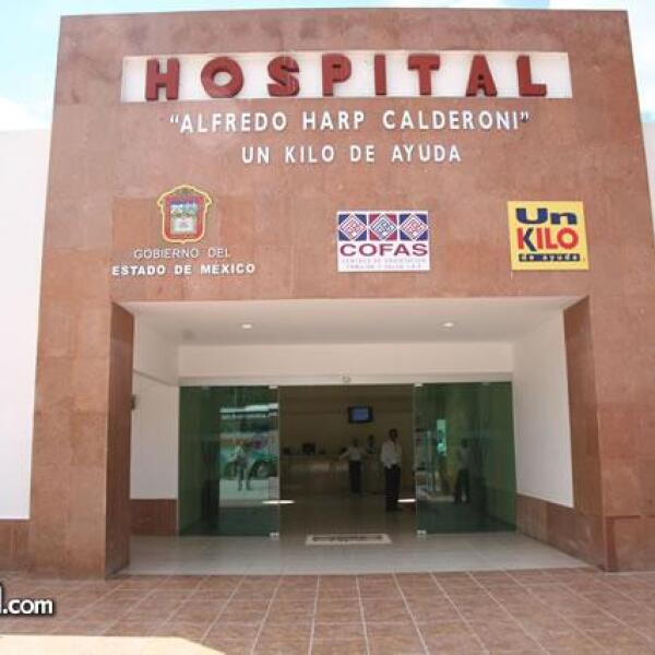 Sissi Harp, Vanessa Anaya y Peña Nieto en la inauguración...