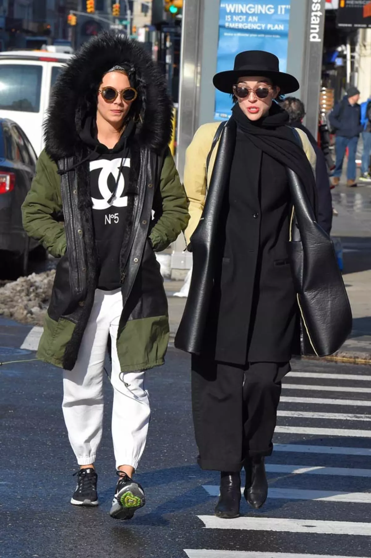 La modelo inglesa y la cantante ya han sido vistas en otras ocasiones juntas paseando.
