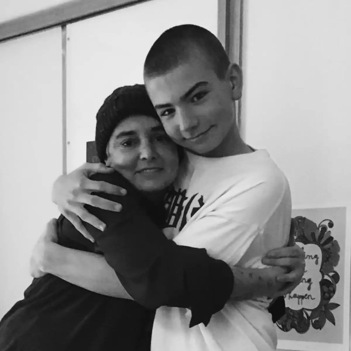 Sinéad O'Connor acusa al Estado irlandés por la muerte de su hijo