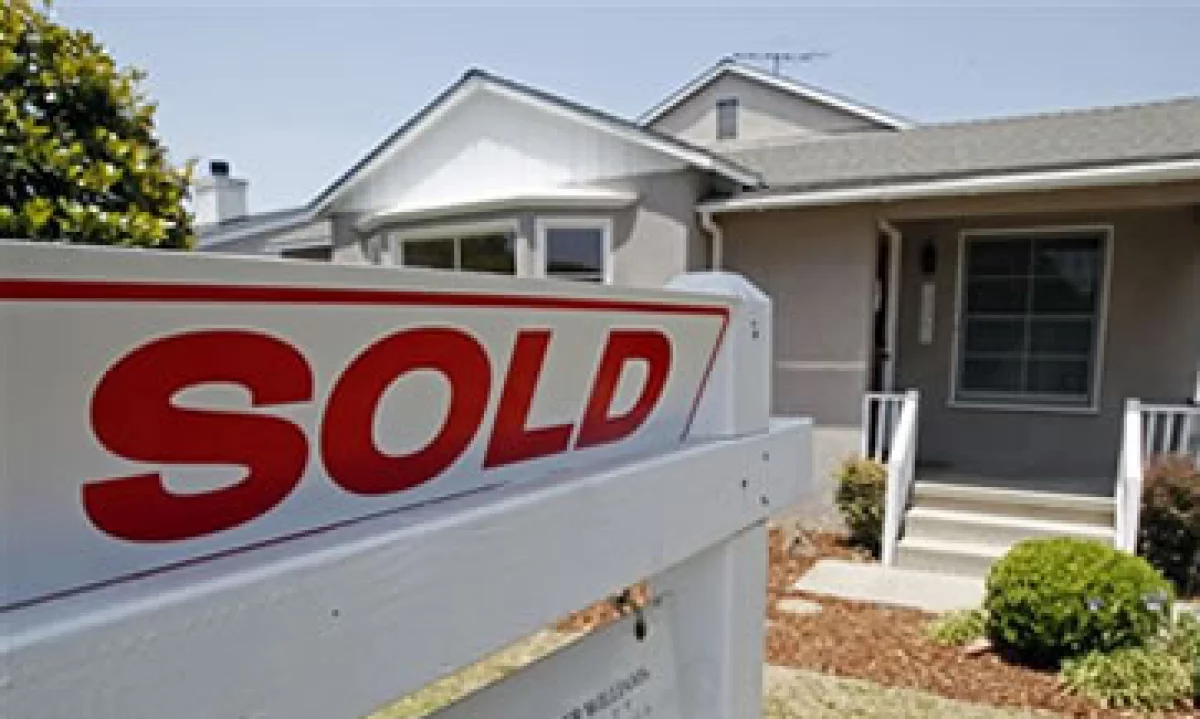 Analistas esperaban que las ventas de casas bajaran a 310,000 unidades. (Foto: AP)