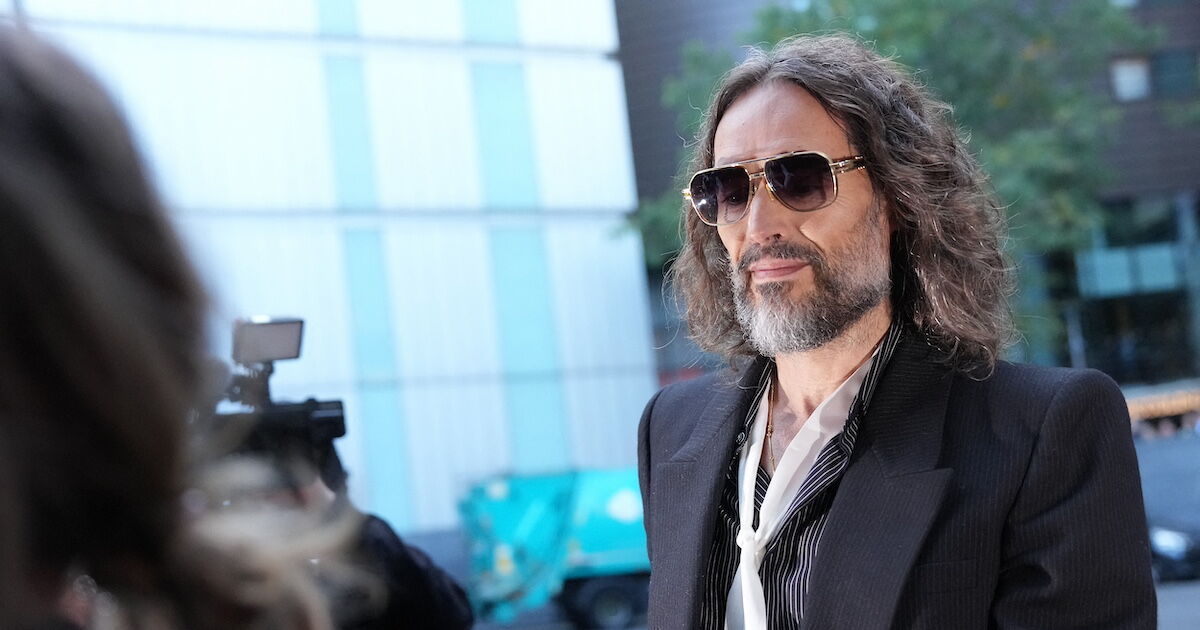 Russell Brand, ex de Katy Perry, es descrito como "depredador sexual" en juicio por violación