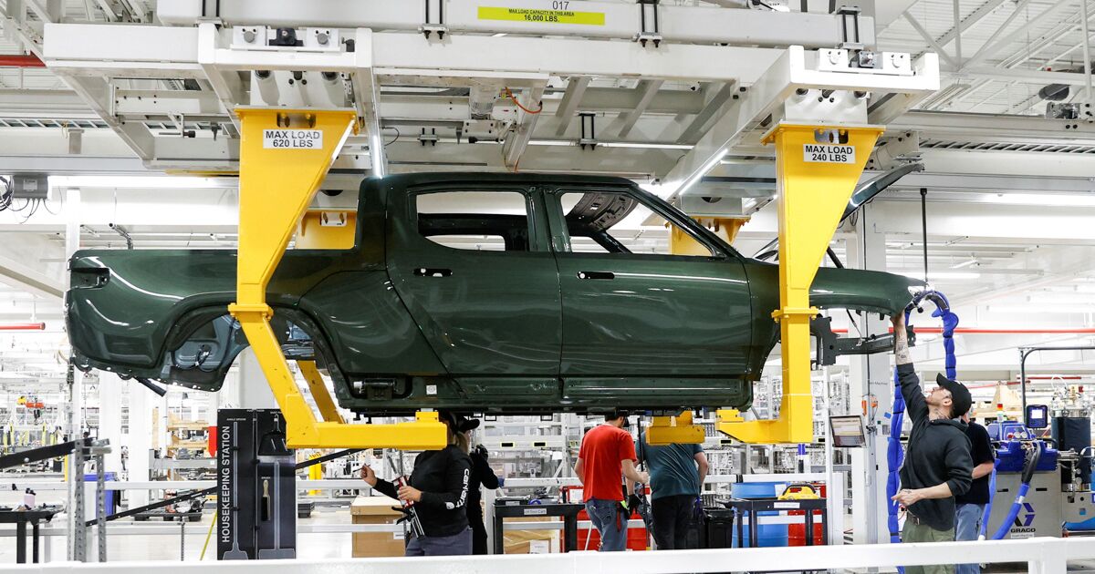 Elektrikli otomobil üreticisi Rivian üç aylık teslimat beklentilerini kaçırıyor