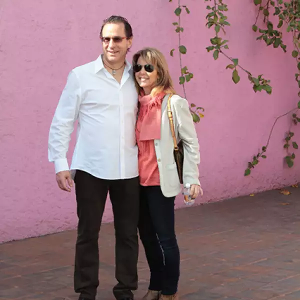 Michael Trambert y Jacquelyn Klein-Brown del Museum of Contemporary Art en Santa Barbara