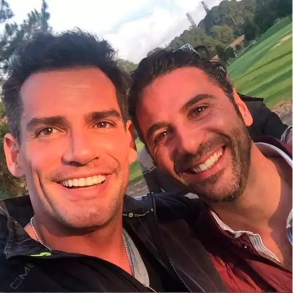 Cristian de la Fuente y Pepe Bastón se tomaron una selfie para el recuerdo.