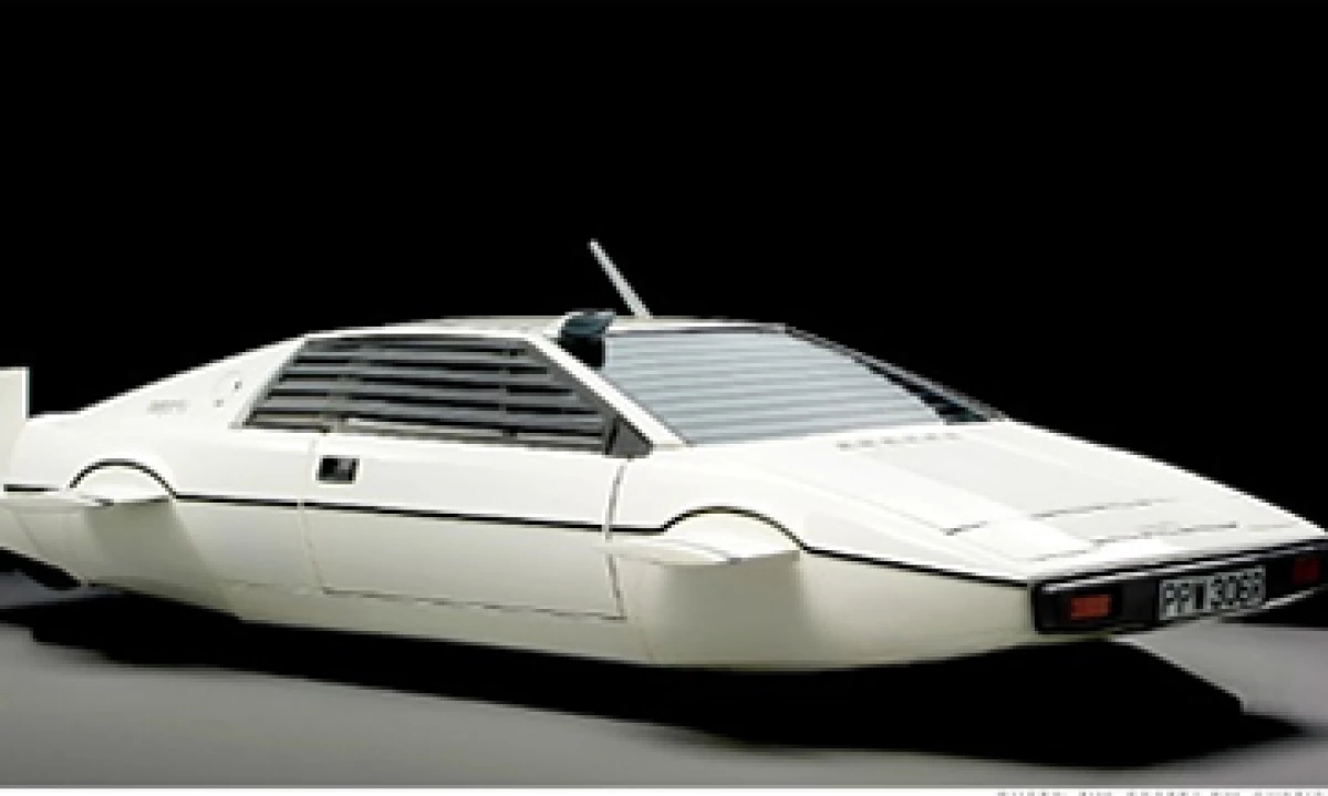 El auto que se convierte en submarino se usó en la película del agente 007, The Spy Who Loved Me. (Foto: CNNMoney)