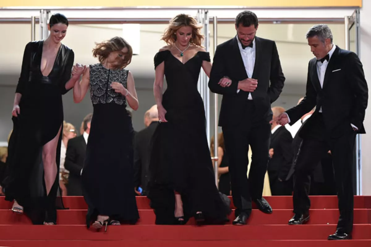 A su salida de la premiere de Money Monster, Julia reapareció usando tacones.