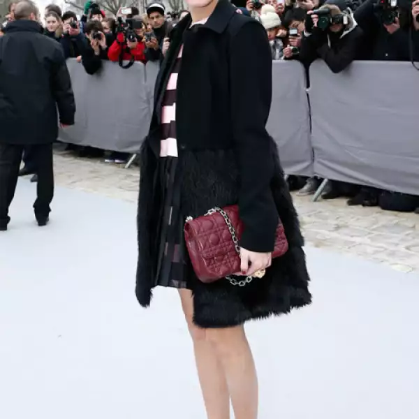 La guapa Olivia Palermo llegando al desfile de Dior.