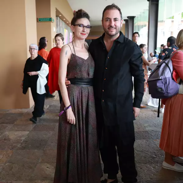 Luisa Reyes Retana y Víctor Martínez