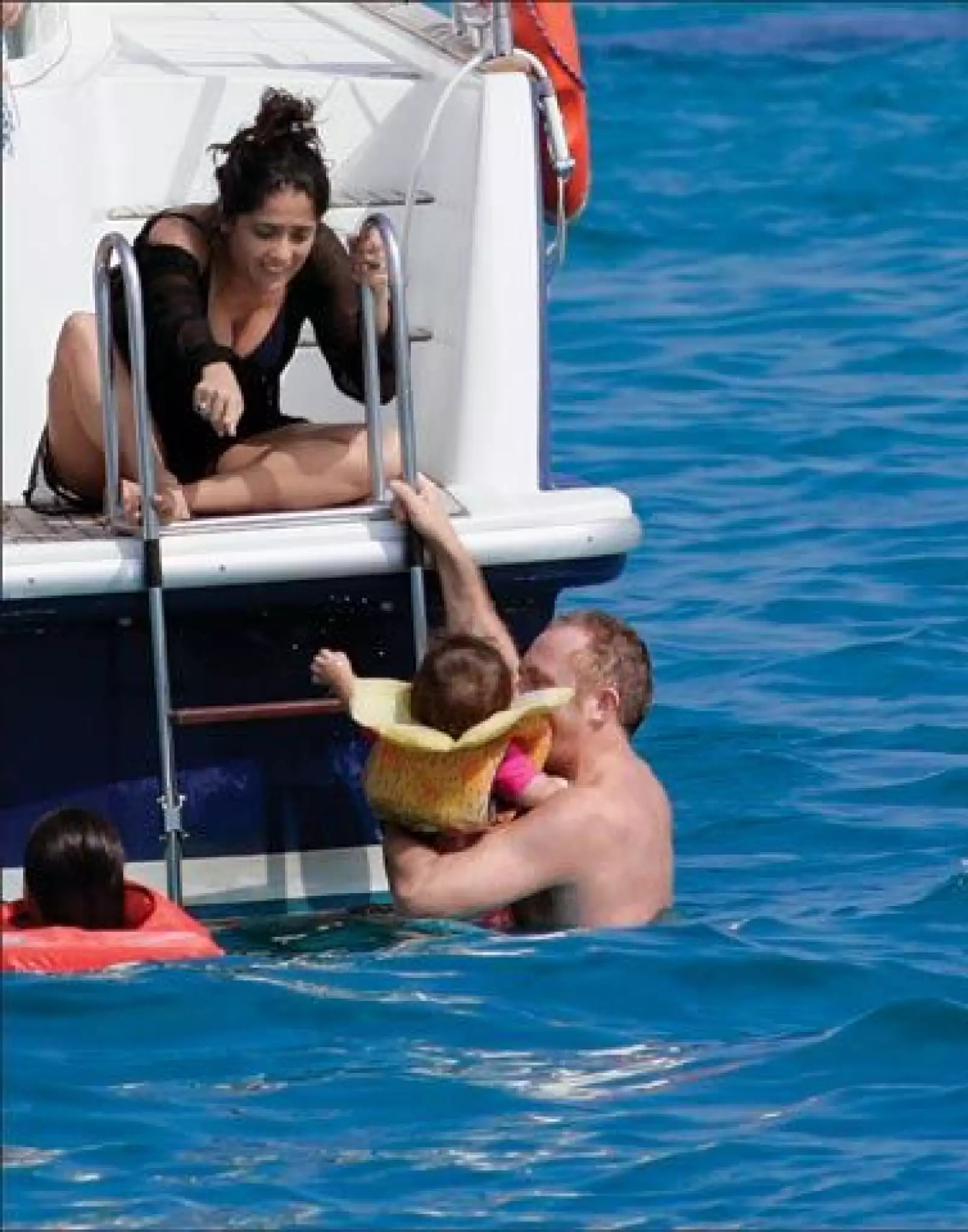 Buena vibra. El ambiente que se respiraba entre Salma y Pinault era de cordialidad.