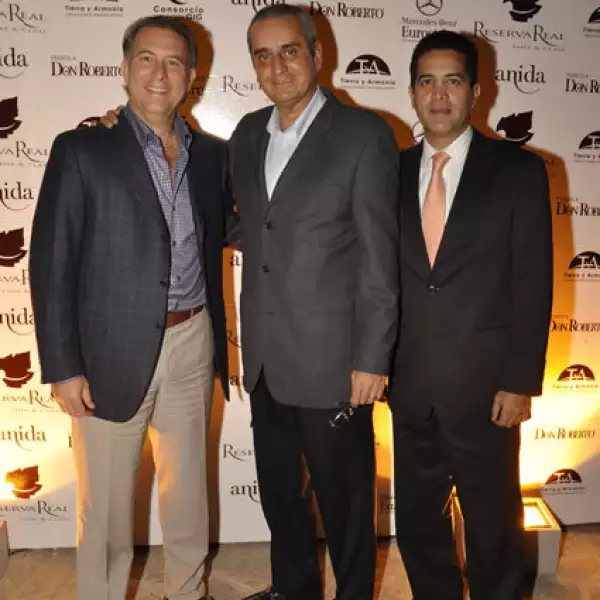 Eduardo Tostado, Javier Fernández y Carlos García