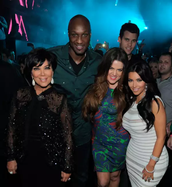 Según informan fuentes de TMZ, Khloé, Kim y Kris Jenner ya se encuentran con él.