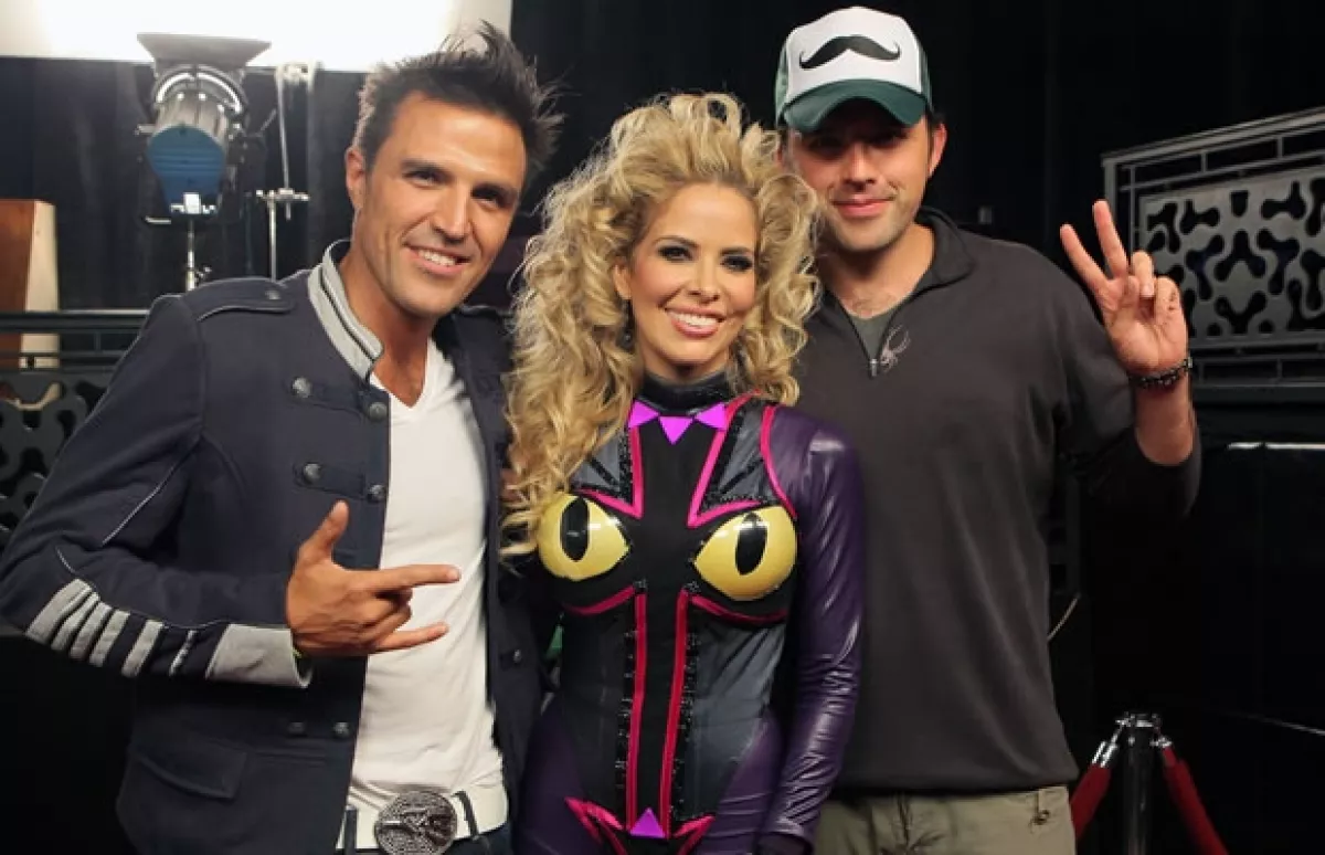 Billy con Gloria Trevi y su hermano Fernando.