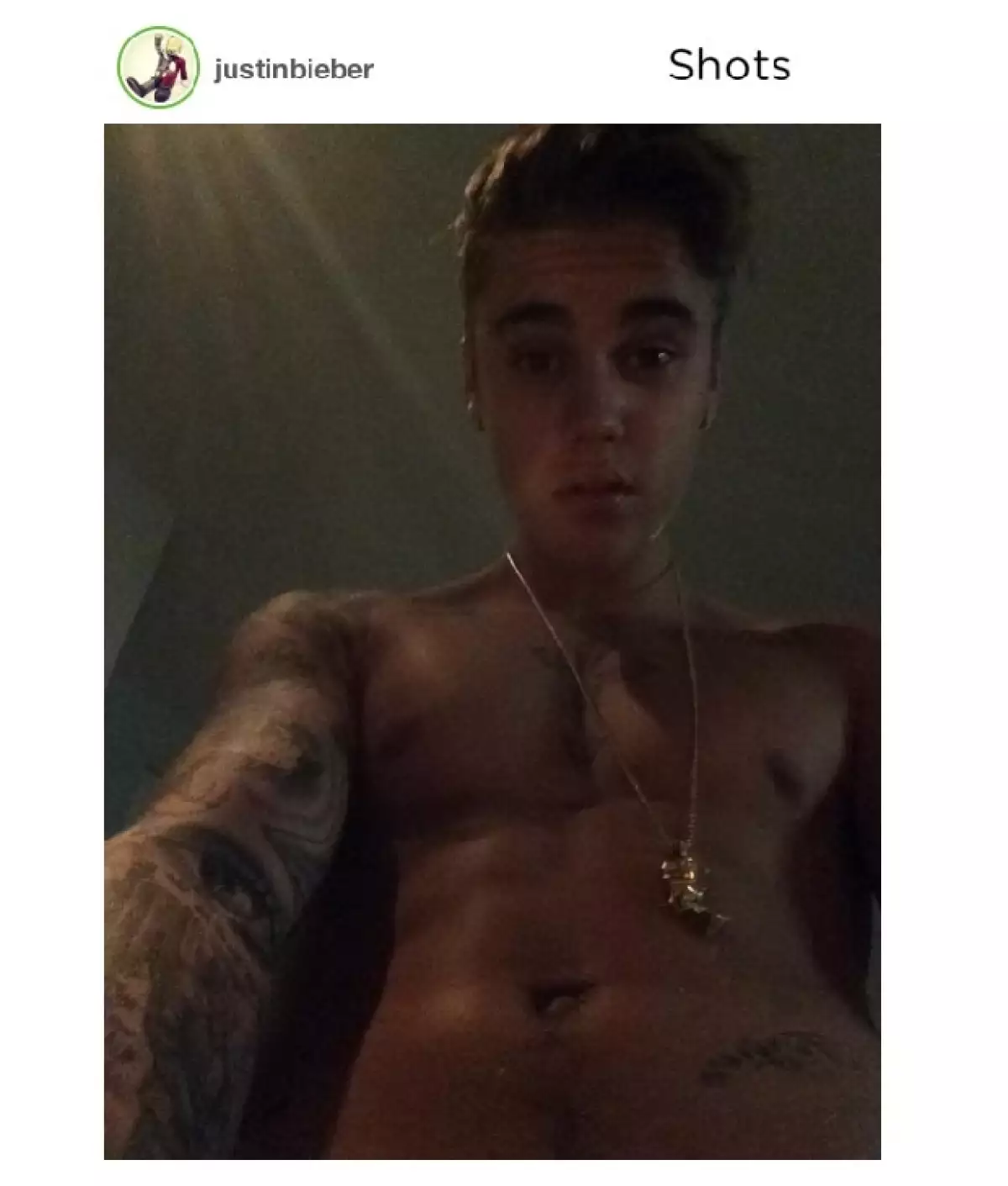 El cantante compartió en la aplicación "shots" una imagen en la que luce su tonificado abdomen, despertando de inmediato euforia en la red.