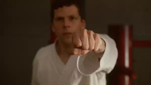 El Arte de Defenderse con Jesse Eisenberg