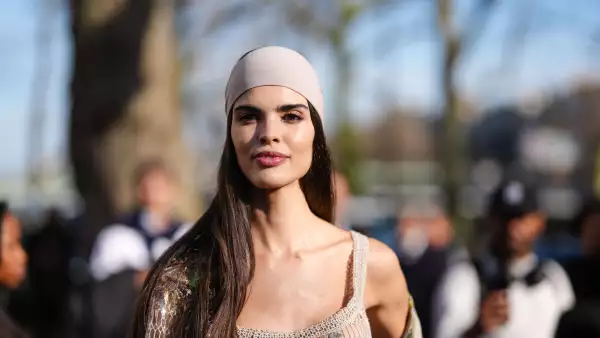 Street Style - Paris Fashion Week - Womenswear Fall/Winter 2025/2026 - Day Six